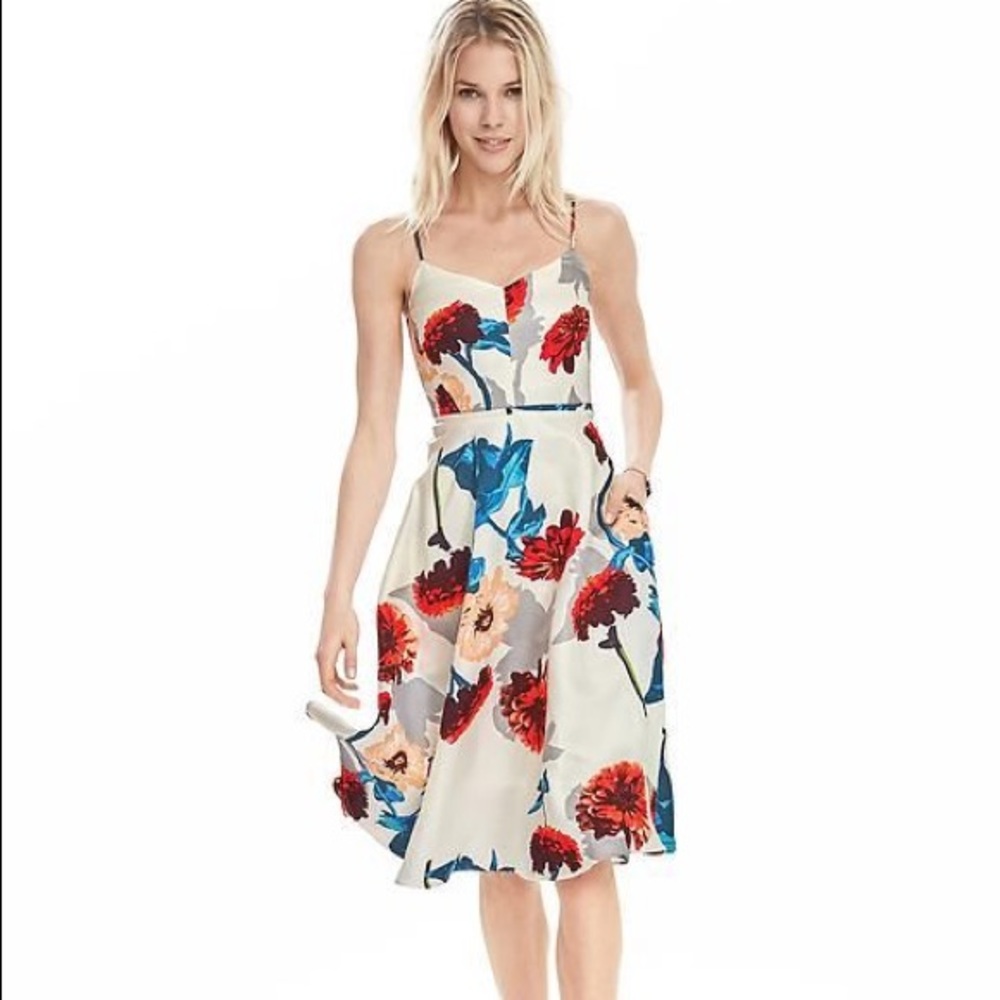 MUST GO! Banana Republic “Gerber” dress